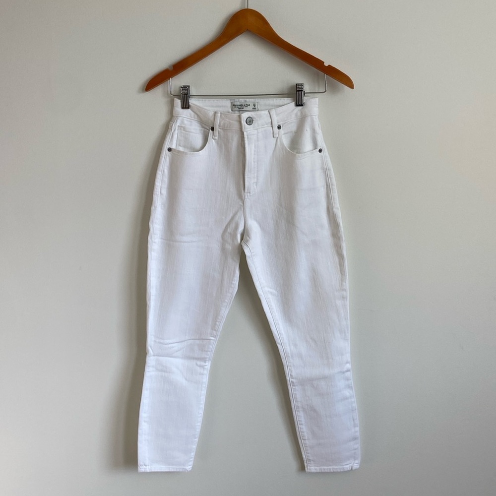 Abercrombie & Fitch The Super Skinny Ankle High Rise SIZE 27/4Short